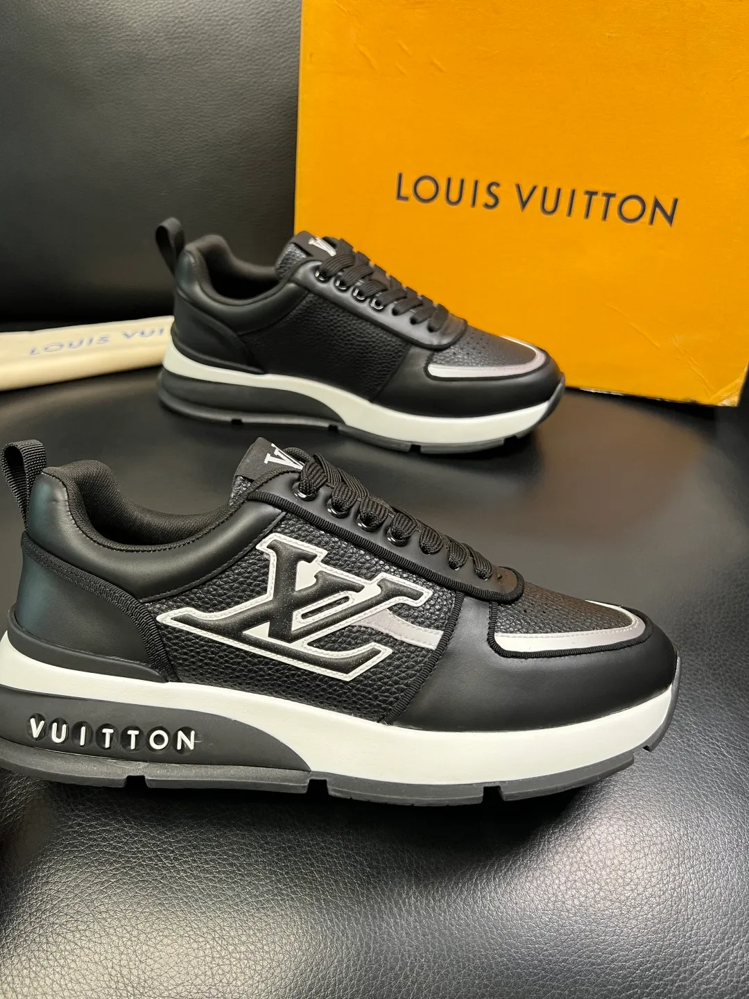 Men's shoes 💰 780 Lv High quality top crafts Louis Vuitton, sports sneakers counter synchronization, uppers imported from Italy, high-quality splicing with colorful and complex crafts, imported lambswool lining soft and comfortable, soles: original soles specially provided by the original factory, T men's shoes 💰U exclusive movable molded soles super comfortable, original and single goods, high quality, welcome to compare, code number 39-44 (customized 38 45)